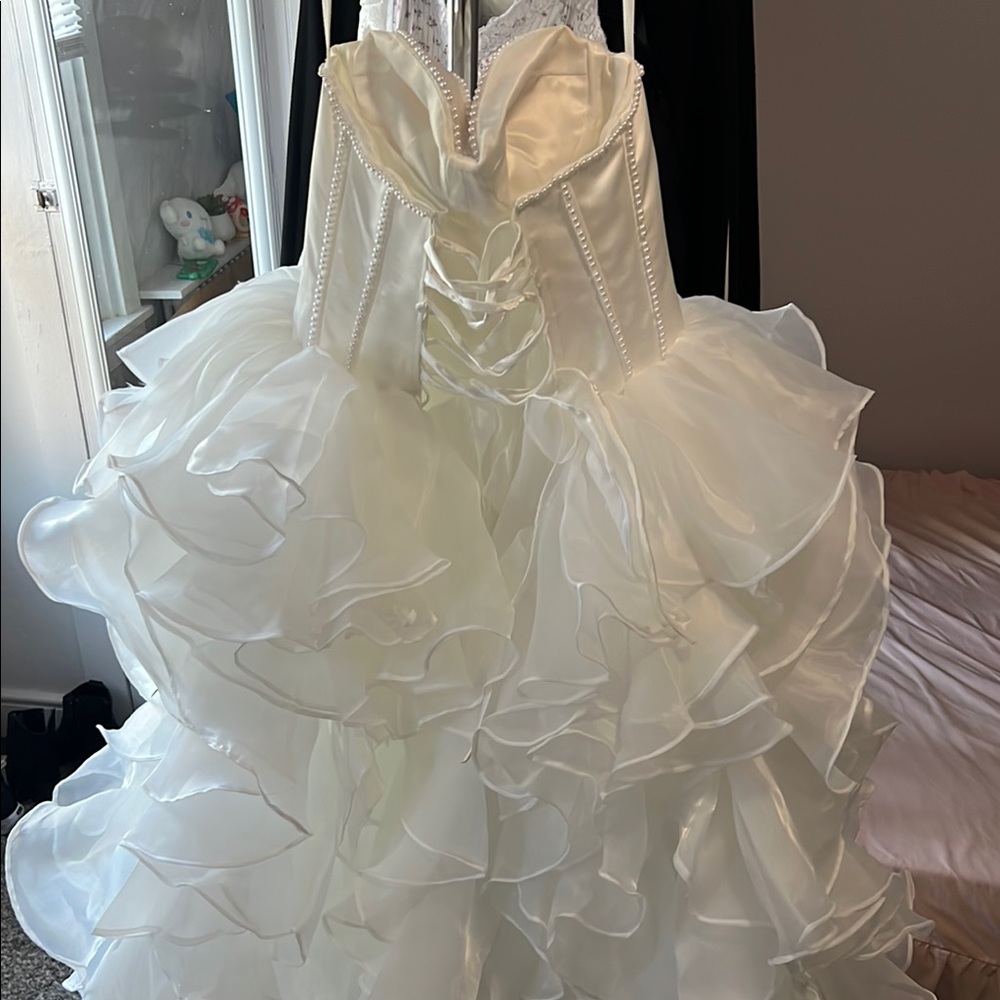 Chic White Ruffled Prom Dress - Picture 2 of 3